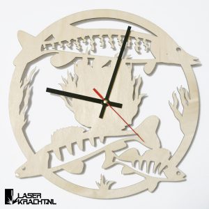 Klok wandklok hout vissen visser roofvis roofvissen roofvisser snoek snoekbaars baars lasersnijder lasercutter berken berkenhout stil uurwerk slepende wijzer Laserkracht