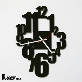 Klok wandklok getal getallen letters cijfers acrylaat plexiglas perspex zwart wit lasersnijder lasercutter stil uurwerk slepende wijzer Laserkracht
